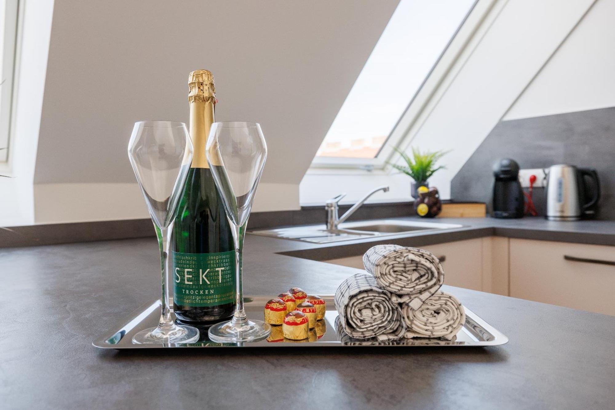Symphony Apartments 38 - Modern Loft With Terrace And Grill In Central Location Відень Екстер'єр фото