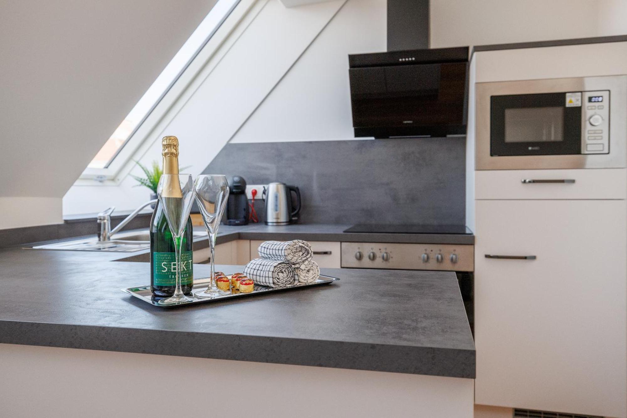 Symphony Apartments 38 - Modern Loft With Terrace And Grill In Central Location Відень Екстер'єр фото