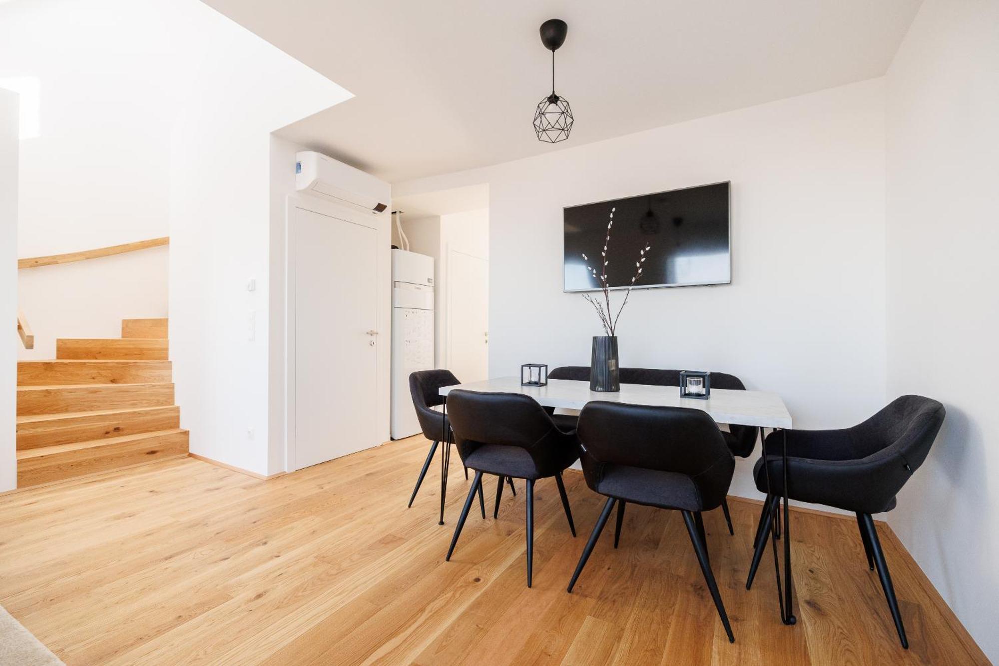 Symphony Apartments 38 - Modern Loft With Terrace And Grill In Central Location Відень Екстер'єр фото
